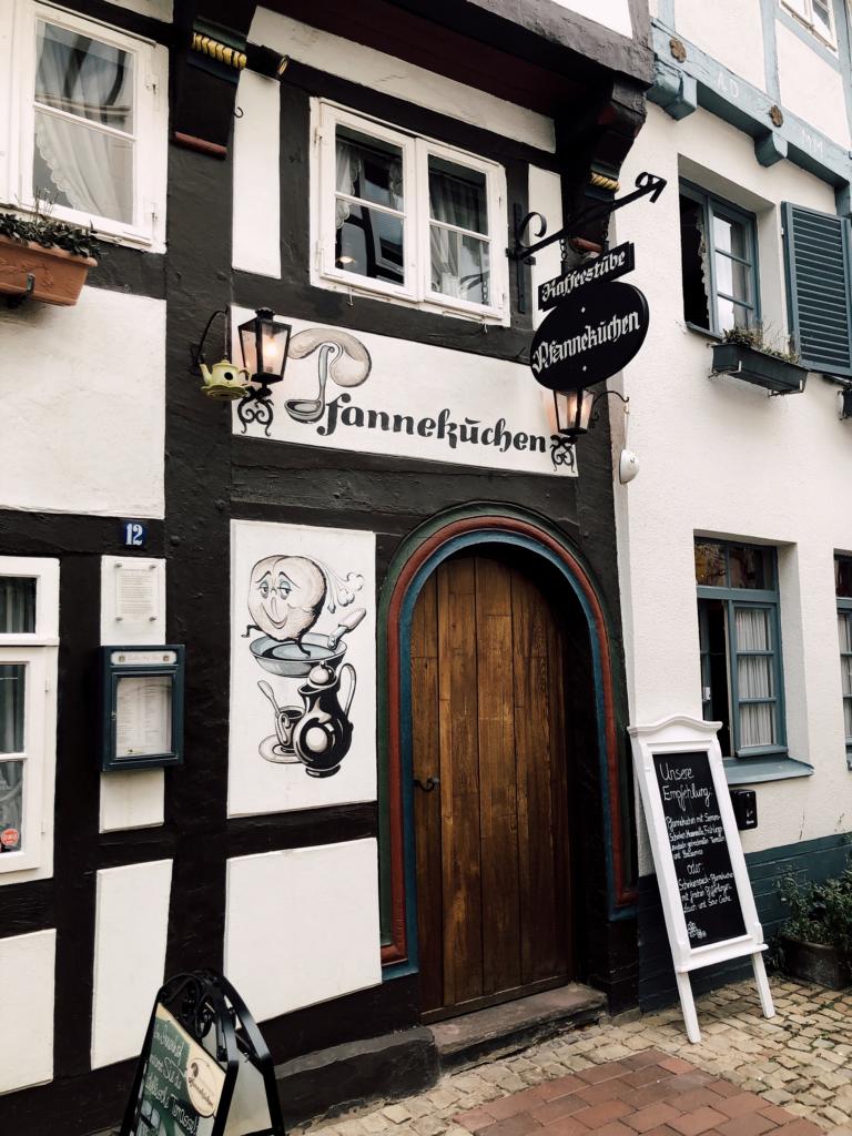 Eingang zum Pfannekuchenhaus in Hameln