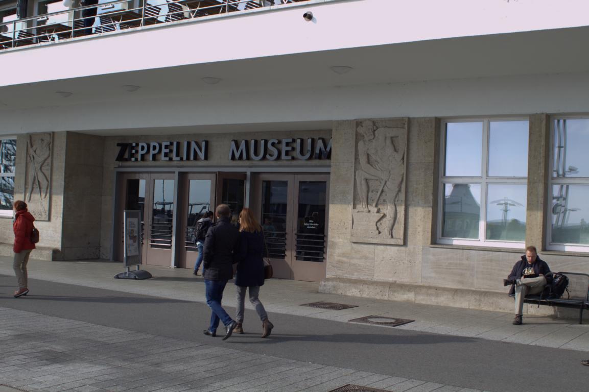 Eingang zum Zeppelin Museum