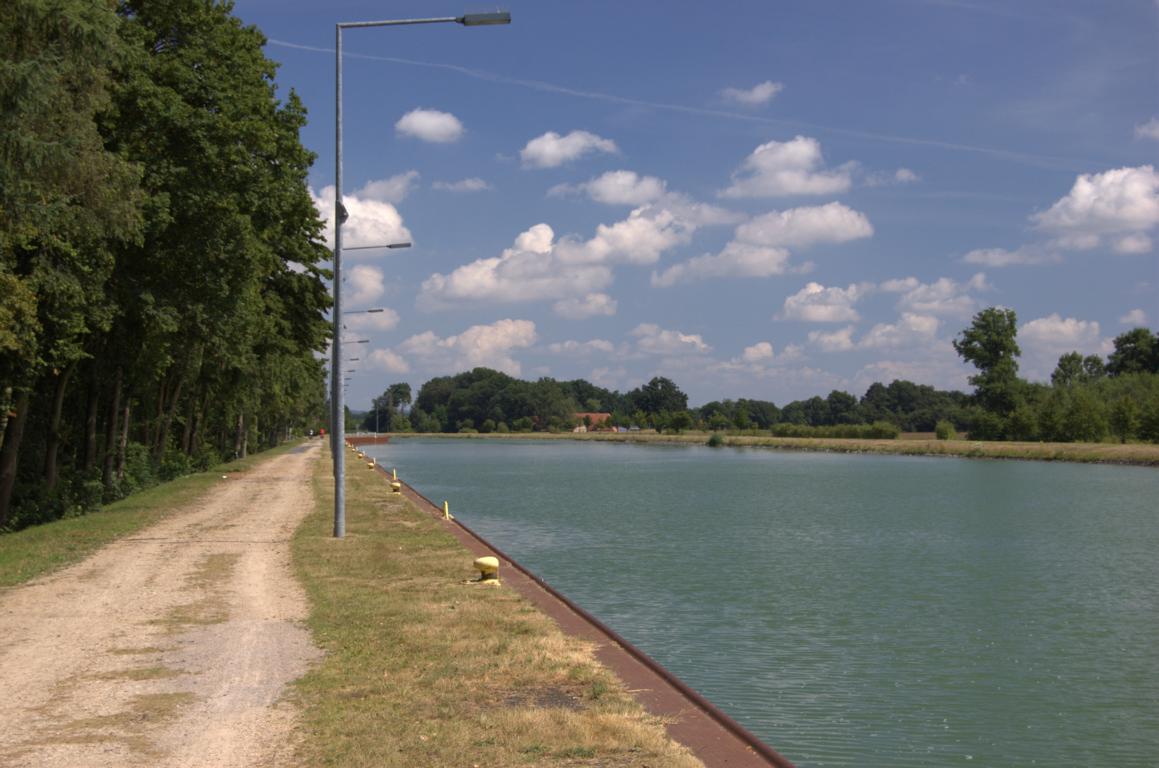 Radweg entlang des Kanals