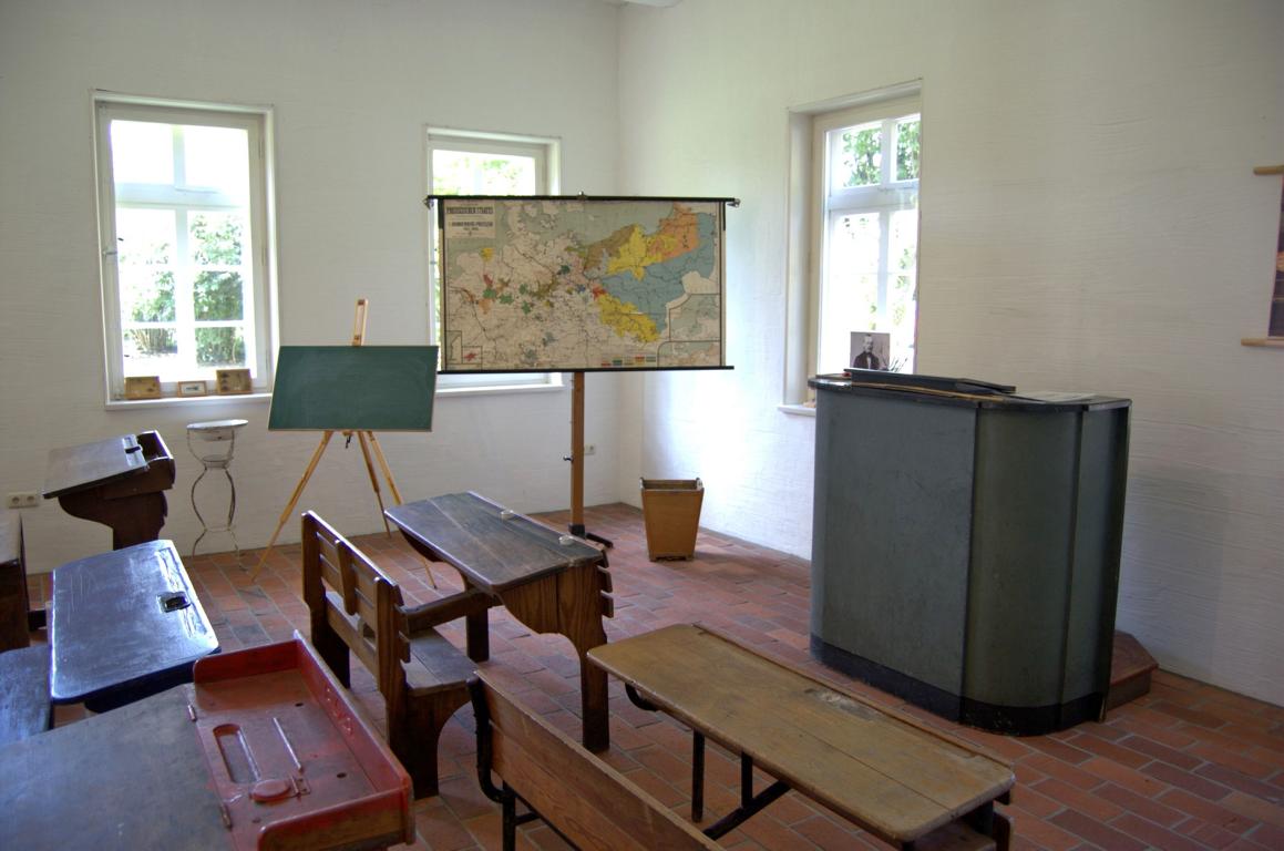 Klassenzimmer in der Glashütte Gernheim