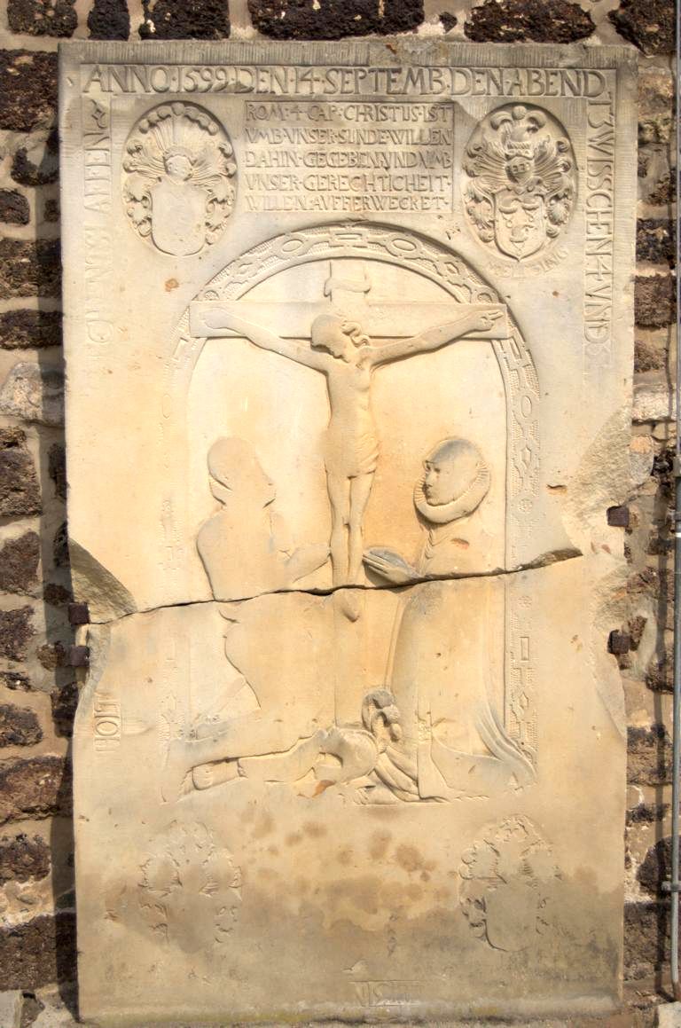 Relief an der Außenmauer von Kloster Wienhausen