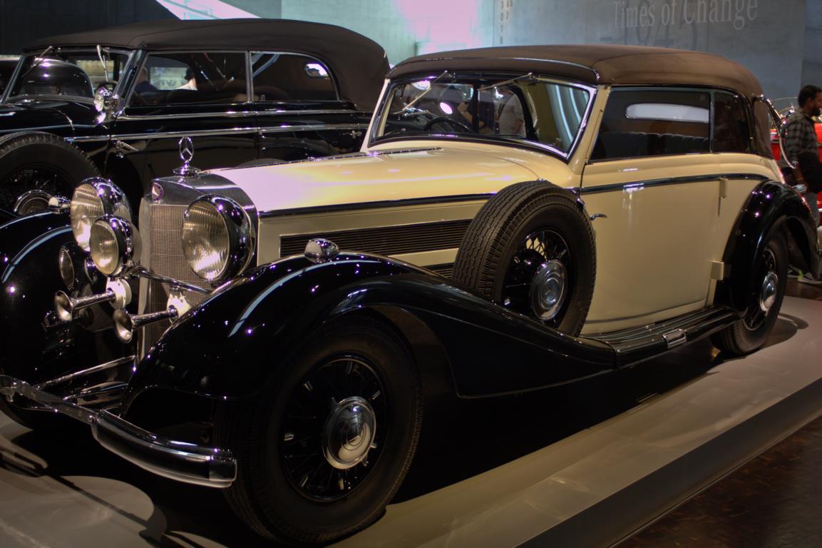 Exponate aus den Jahren 1914 bis 1945 im Mercedes-Benz Museum