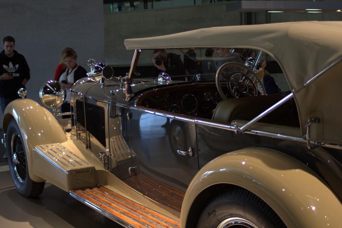 Exponate aus den Jahren 1914 bis 1945 im Mercedes-Benz Museum