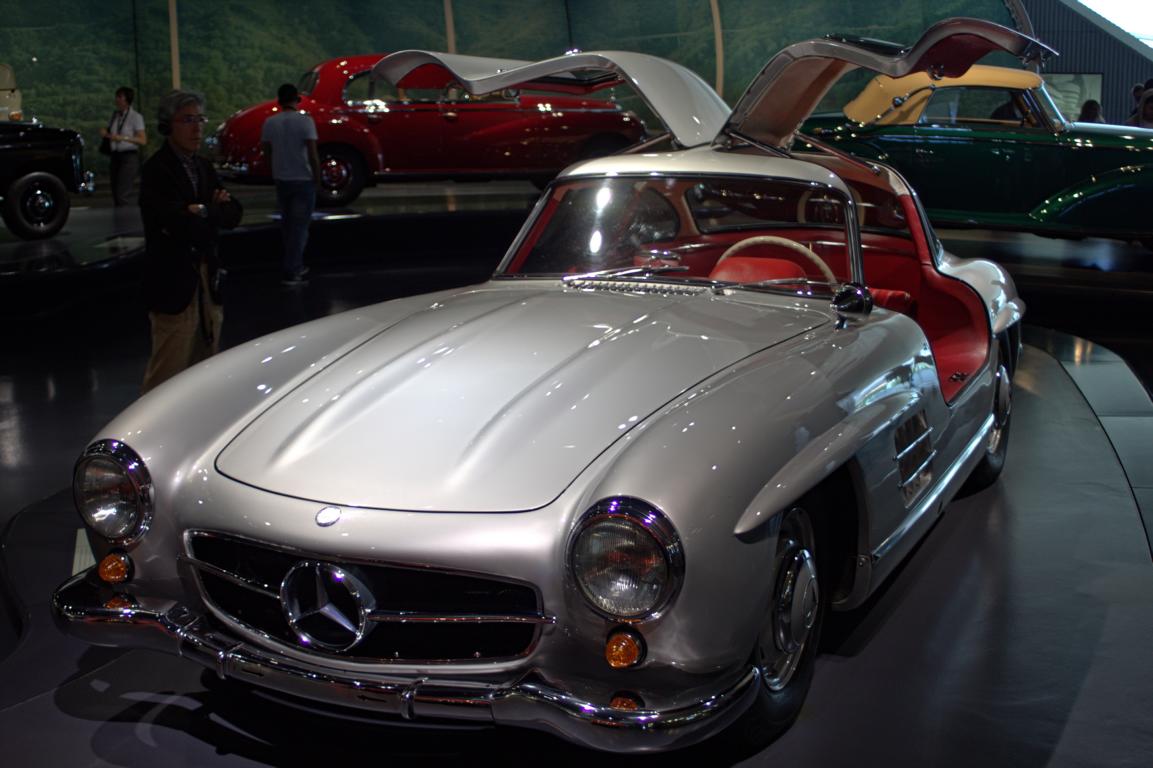Flügeltürer im Mercedes-Benz Museum