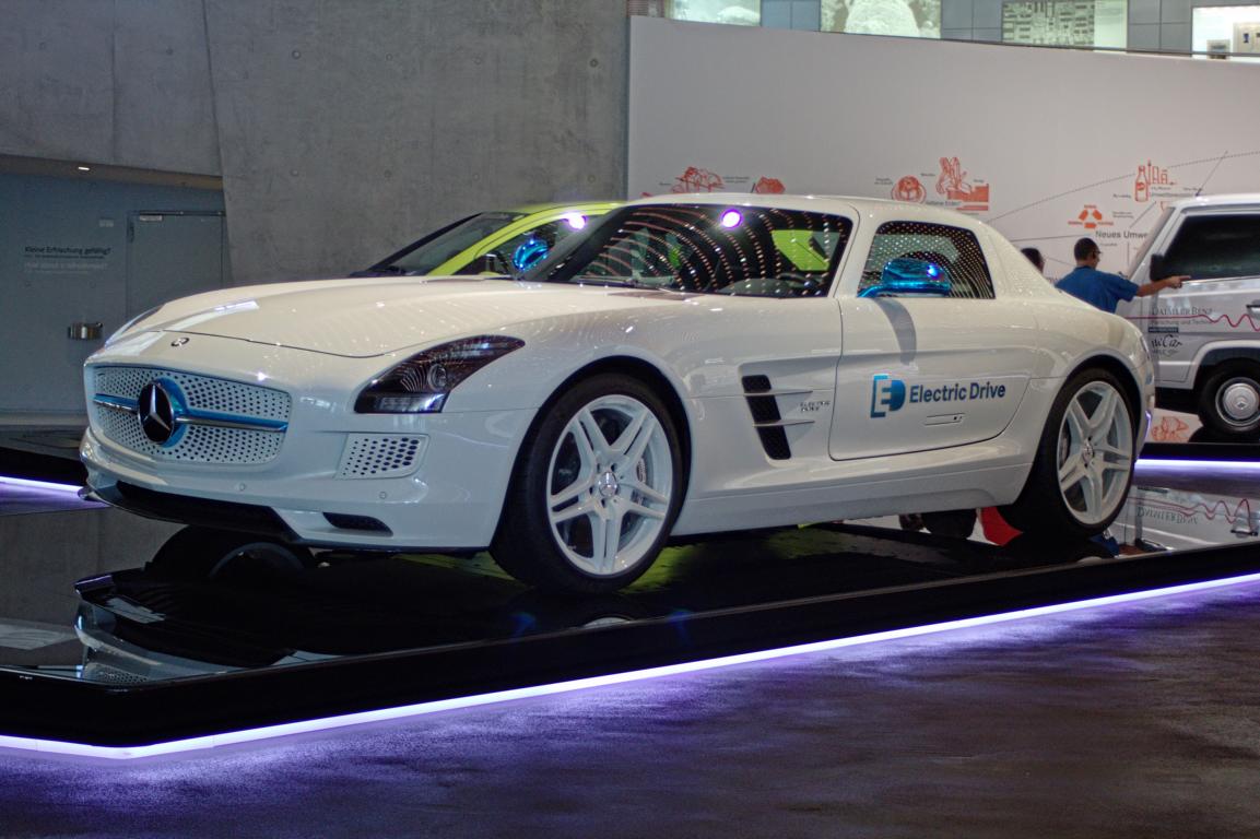 E-Auto im Mercedes-Benz Museum