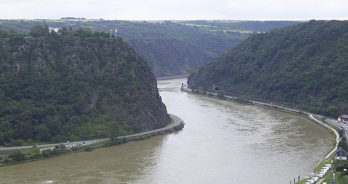 Wandern auf dem Rheinburgenweg Wandern auf dem Rheinburgenweg