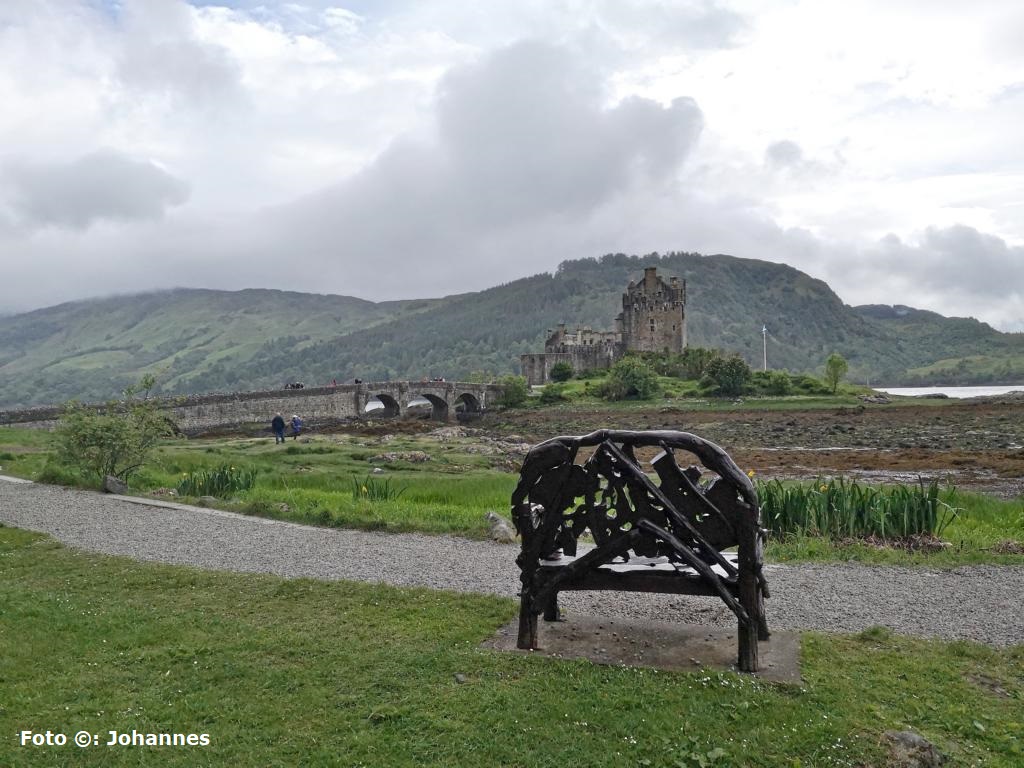 Kurze Rast am Highlanderschloss