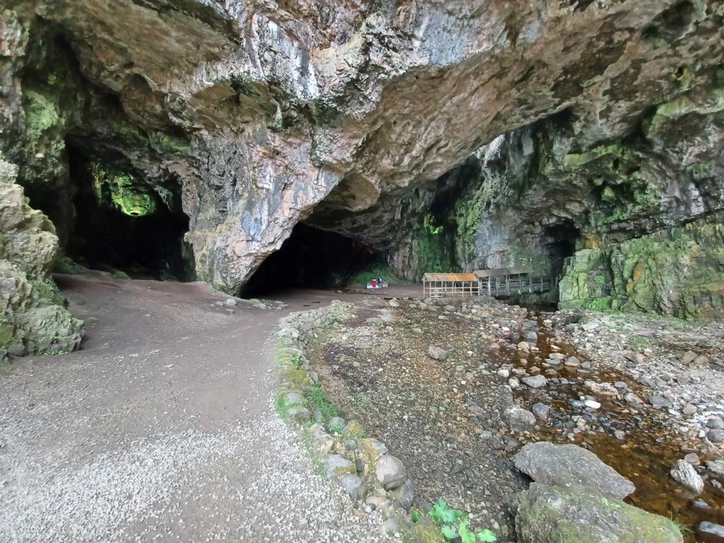 Eingang zur Höhle