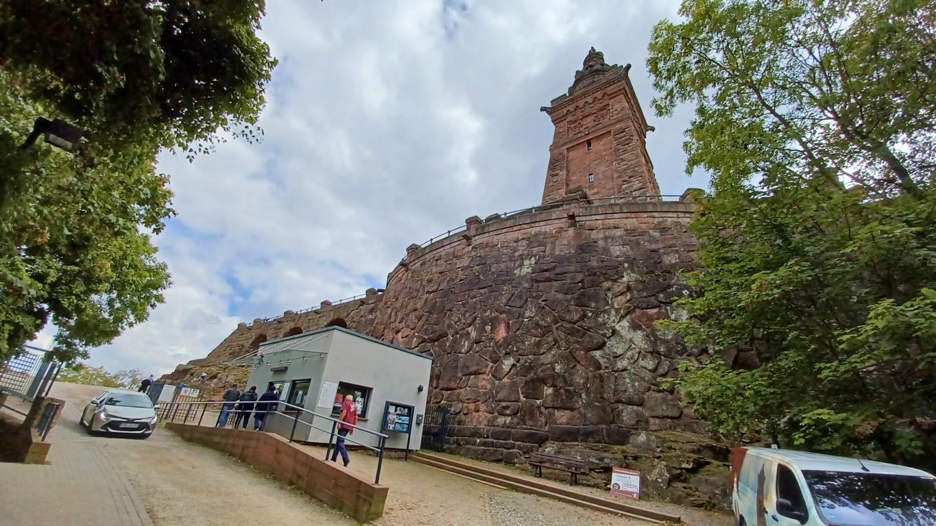 Eingang zur Reichsburg Kyffhausen Eingang zur Reichsburg Kyffhausen